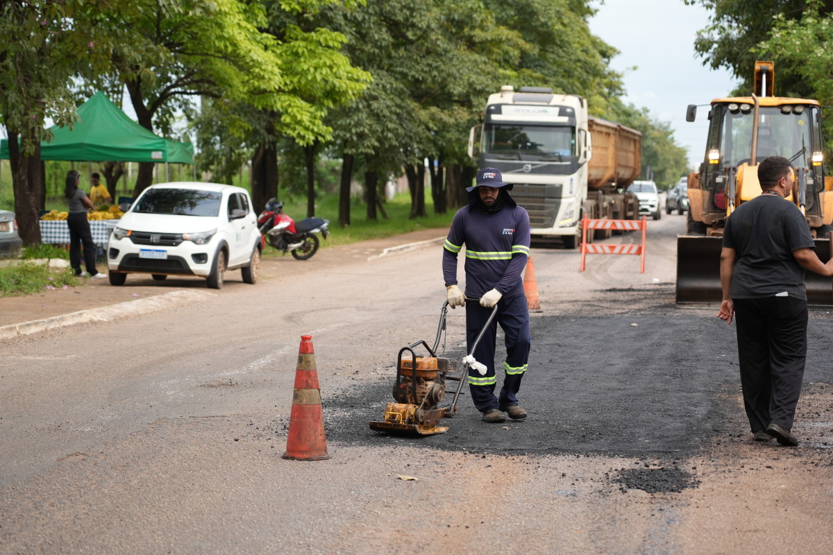 Prefeitura realiza manutenção na avenida Imigrantes