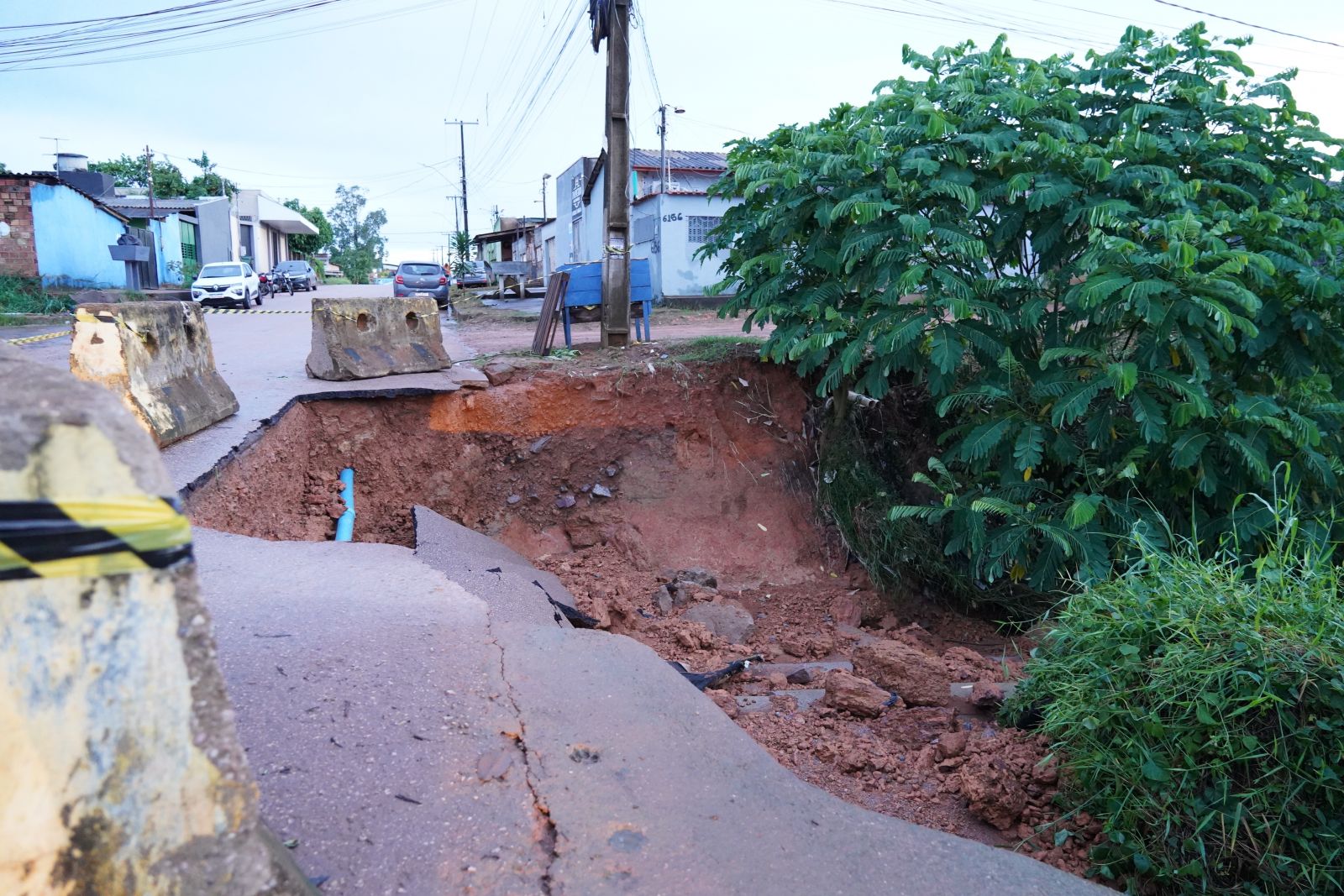 Equipes seguem em operação permanente, com monitoramento técnico e intervenções necessárias nos locais mais afetados