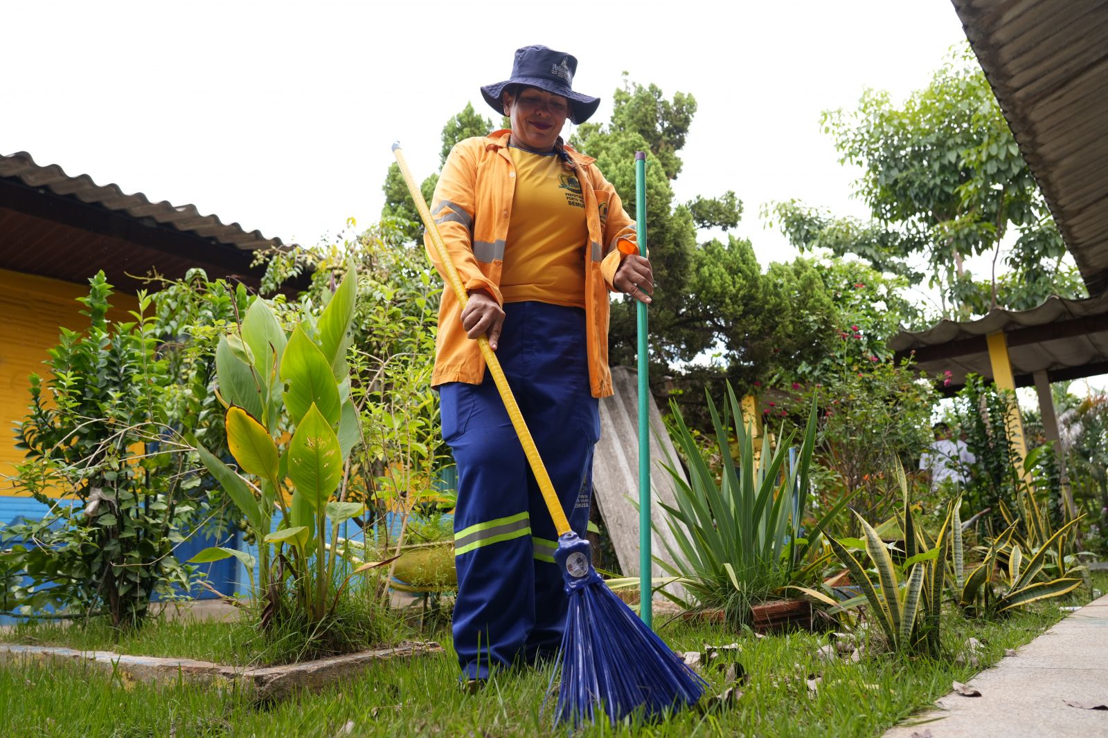 Faço um apelo à população para que acondicionam os objetos cortantes de maneira adequada, falou Elen de Oliveira