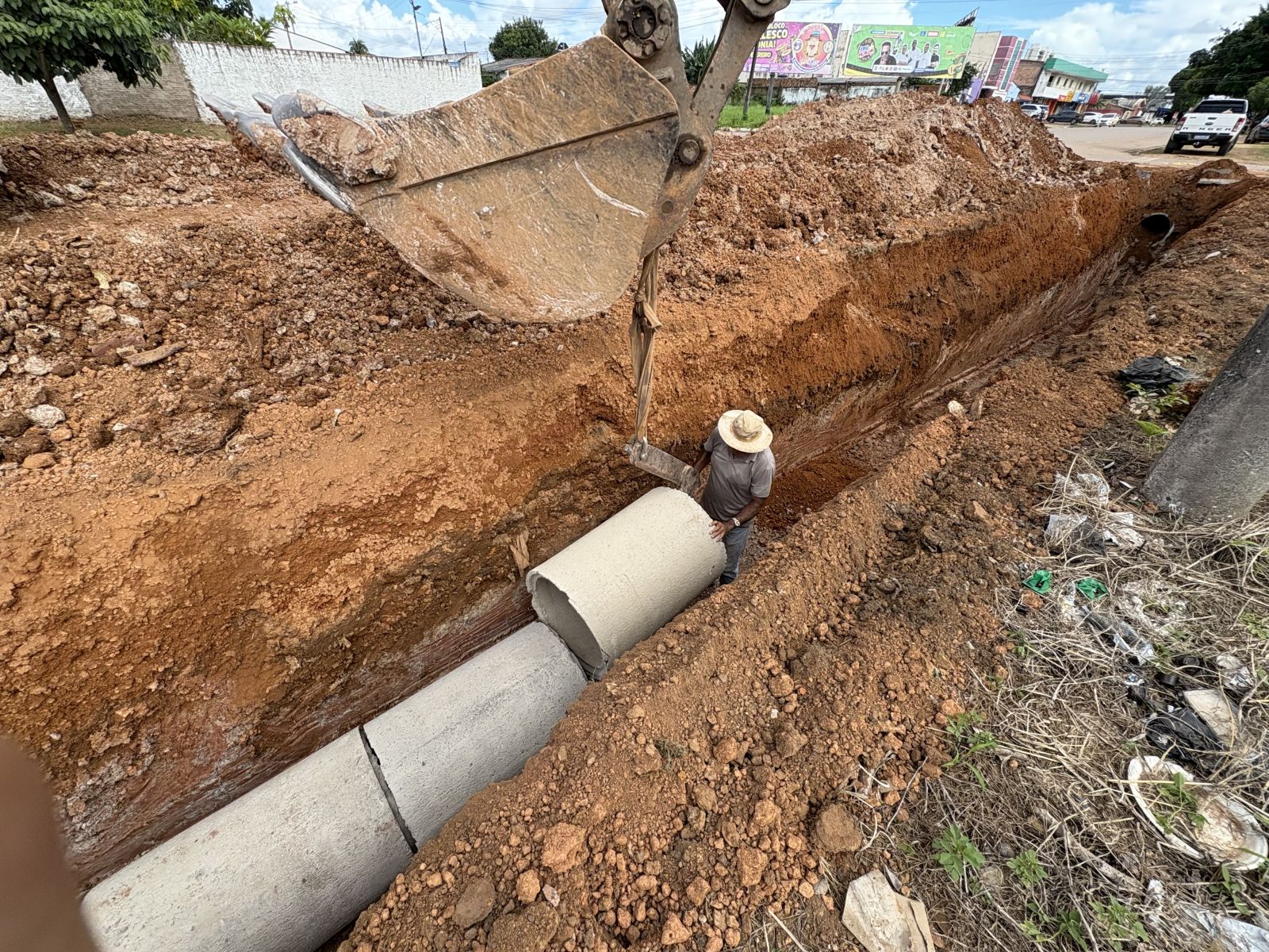 A intervenção atende a uma demanda histórica da população, que convivia há mais de duas décadas com constantes pontos de alagamento