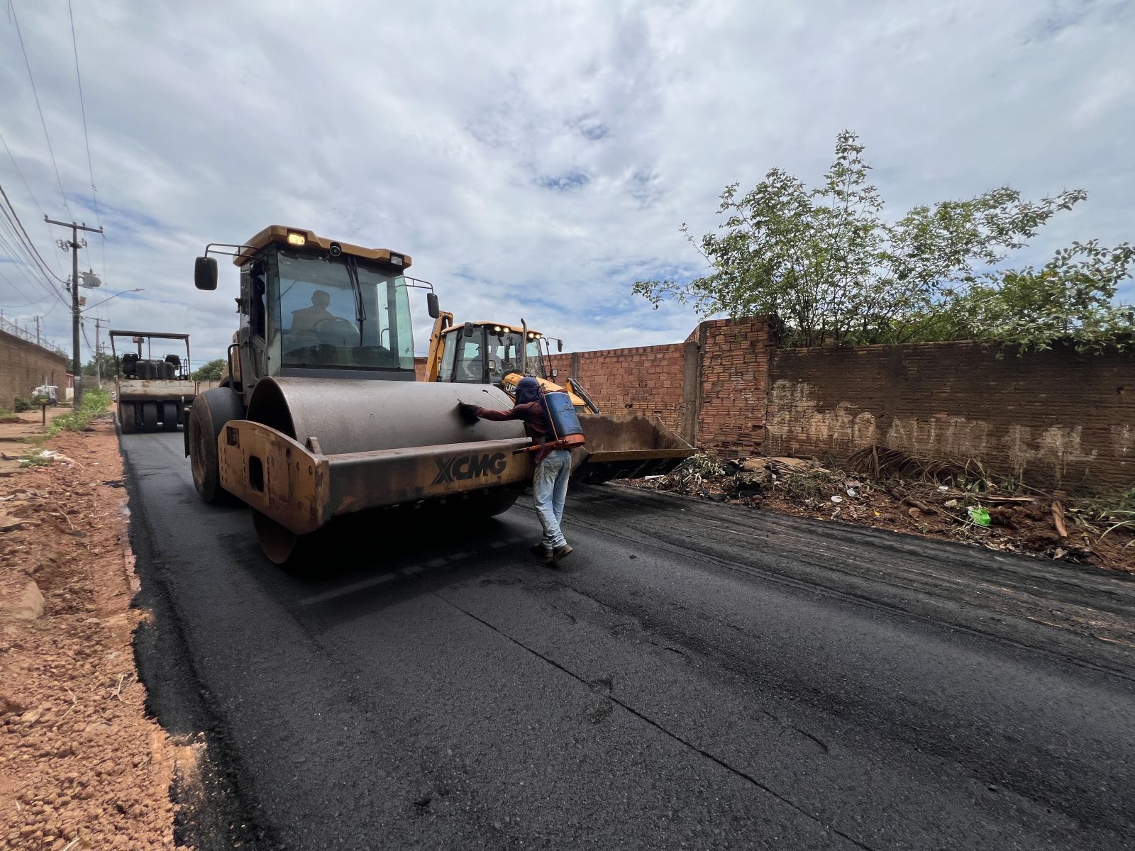 Obra é parte do cronograma de melhorias que vem sendo realizado em diversos bairros