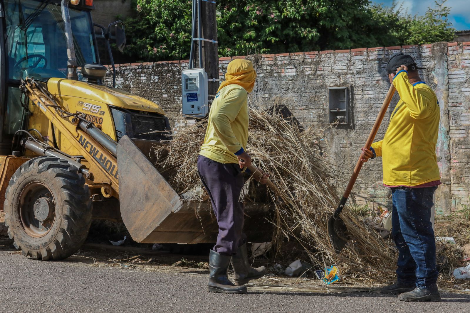 A limpeza da cidade é um dos serviços que não podem ser interrompidos