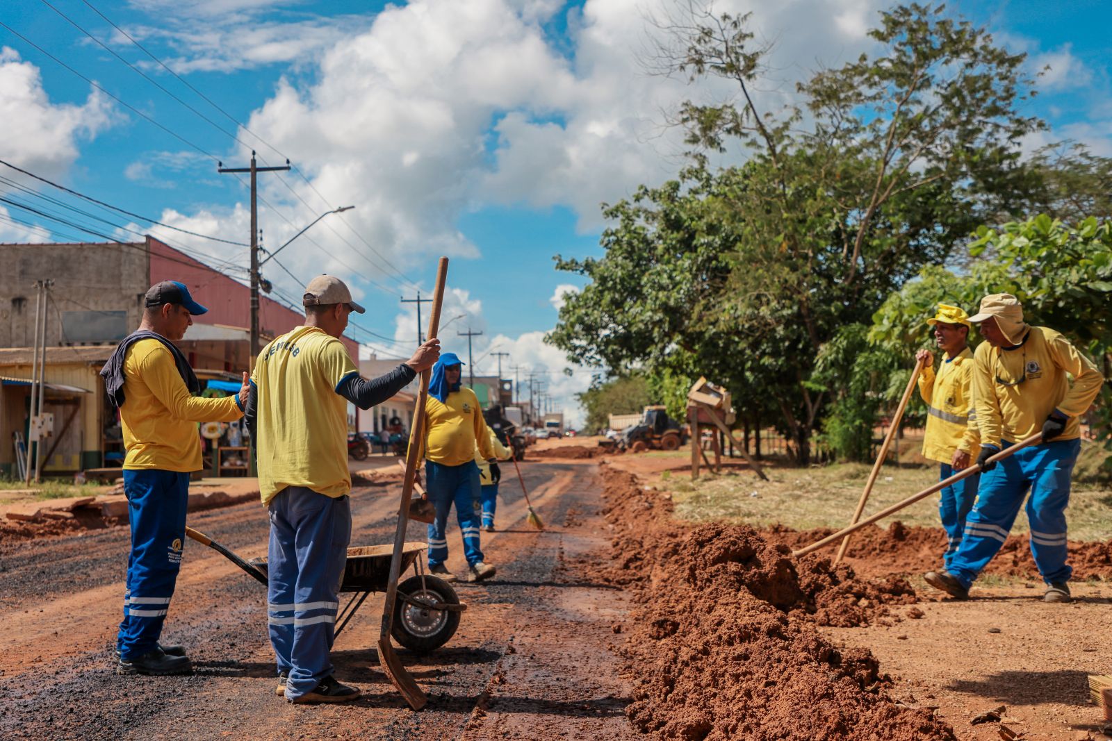 Distrito também foi contemplado com a Operação Cidade Limpa, com serviços de limpeza urbana