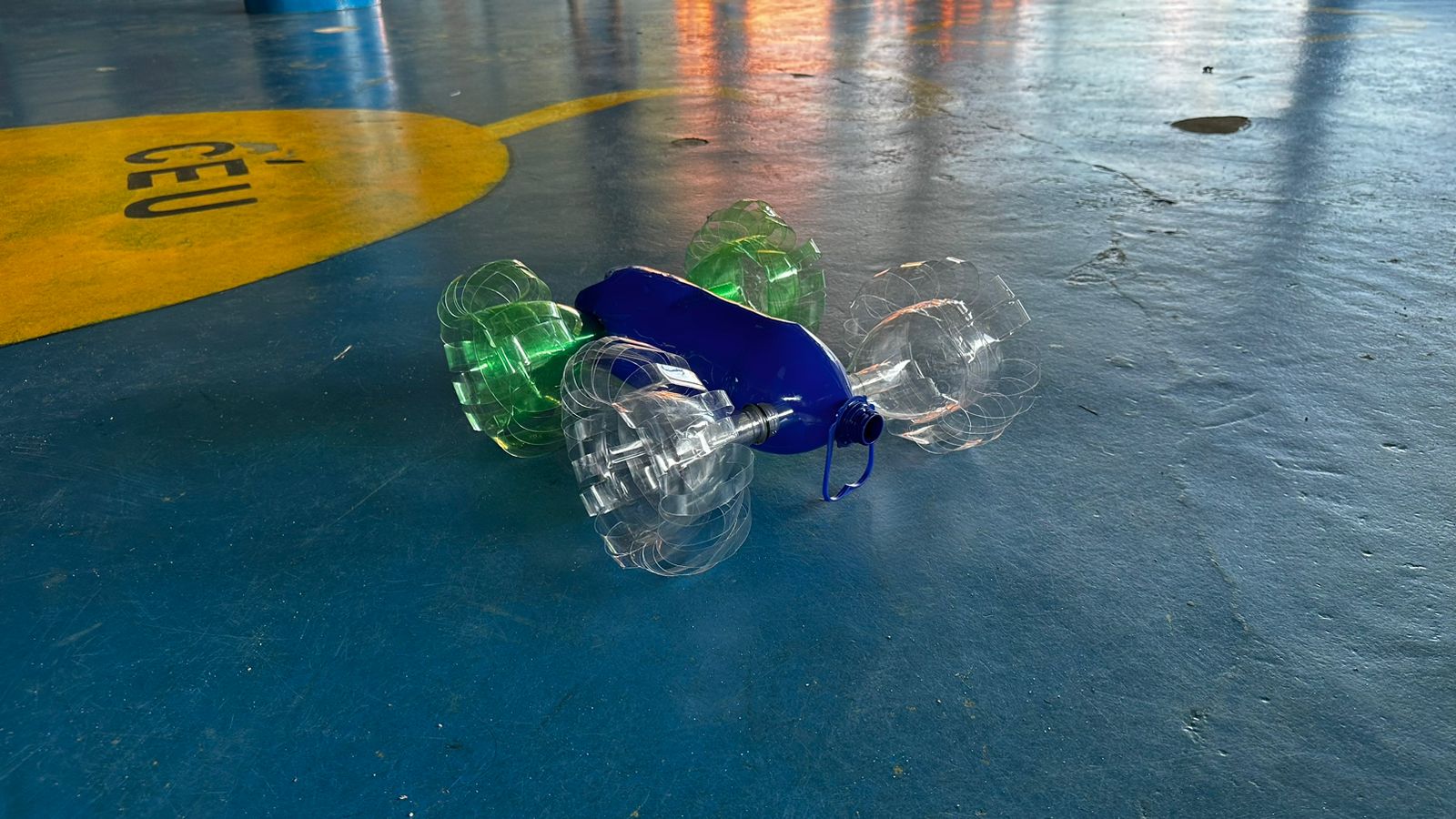 Carrinhos de garrafas pet chamaram a atenção dos estudantes